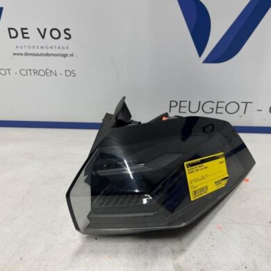 Peugeot 2008 1.2 VTi 12V PureTech 130 Achterlicht rechts 2024 9850439980