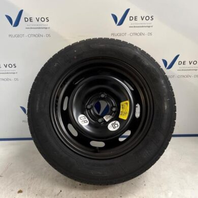 Citroen C3 1.2 12V e-THP PureTech 110 Wheel + tyre 2017