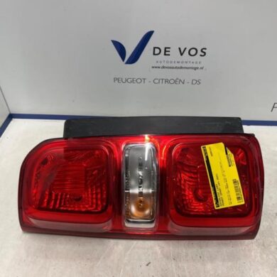 Peugeot Expert 2.0 Blue HDi 145 16V Achterlicht links 2023 9808243180