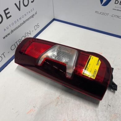 Peugeot Partner 1.5 BlueHDi 100 Achterlicht links 2024 9819235880
