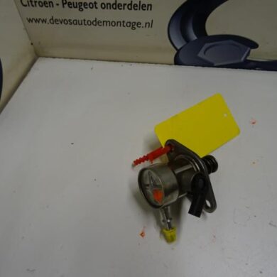 Peugeot 308  Brandstofpomp Mechanisch HNZ 2014 9805614880