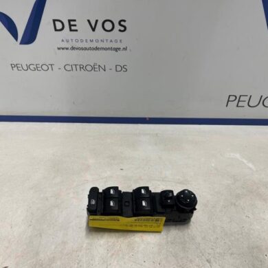 Peugeot 2008 1.2 VTi 12V PureTech 100 Multi-functional window switch 2020 96788281ZD