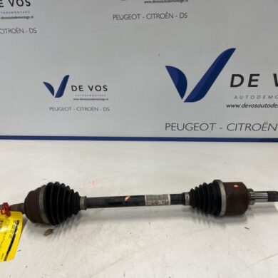 Opel Corsa 1.2 Turbo 12V 100 Aandrijfas links-voor HNK-HN05 2020 9825391080-1647577280 20V256