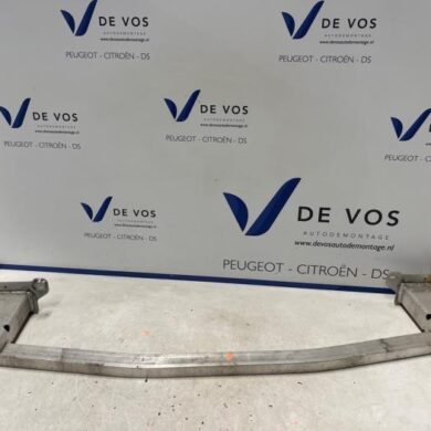 Peugeot 3008 1.2 12V e-THP PureTech 130 Front bumper frame 2021 9822100180