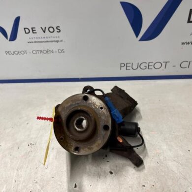 Peugeot 206 PLUS 1.4 XS Fusee links-voor 2011 364675