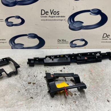 Peugeot Expert 2.0 Blue HDi 150 16V Bumperframe achter 2022 9810216480-9810215980-9808862780