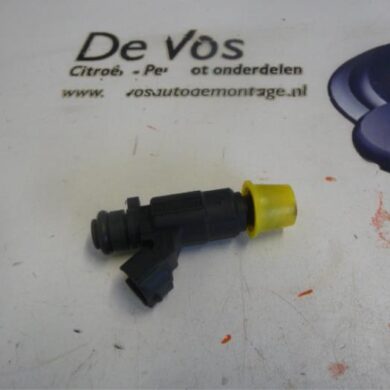 Peugeot 208  Injector (benzine injectie) HMZ 2012 9676017480