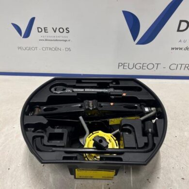 Peugeot 208 1.0 Vti 12V PureTech Wagenheber 2016 672599