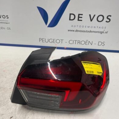 Opel Corsa 1.2 Turbo 12V 100 Achterlicht rechts 2022 9829317880