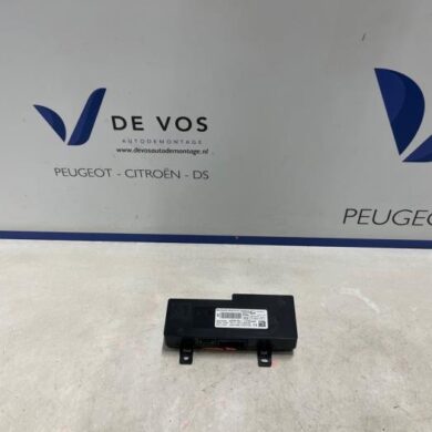 Peugeot 2008 1.2 VTi 12V PureTech 100 Phone interface 2020 9831611580-9847654980