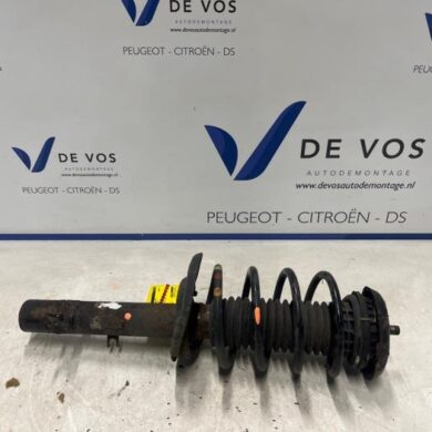 Peugeot 2008 1.2 12V e-THP PureTech 110 Front shock absorber rod, left 2017 9820326180