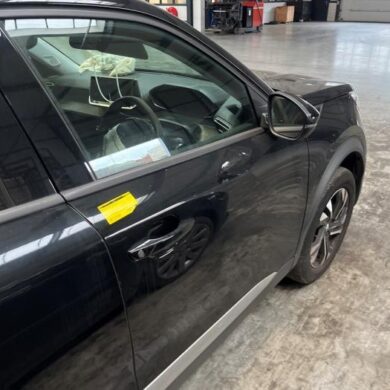 Peugeot 2008 1.2 VTi 12V PureTech 100 Portier 4Deurs rechts-voor 2021 9831047380