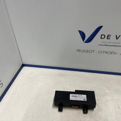 Peugeot 5008 1.2 12V e-THP PureTech 130 Telefoon interface 2022 9841408080-9847654980