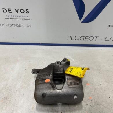 Peugeot 408 1.6 16V HYbrid 225 Front brake calliper, left 5G06 2023 1612372280