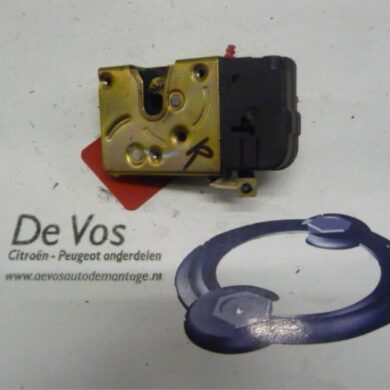 Peugeot 206 1.4 HDi Deurslot Mechaniek 2Deurs rechts 2003 9136J0