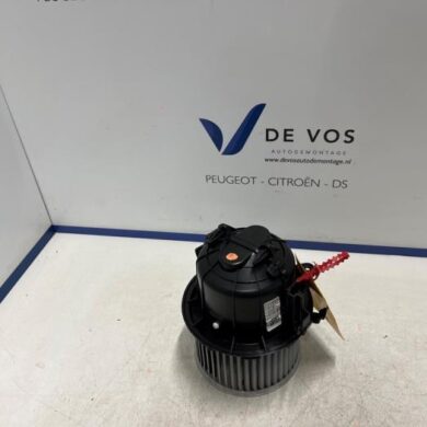 Opel Corsa 1.2 12V 75 Kachel Ventilatiemotor 2019 9833380480