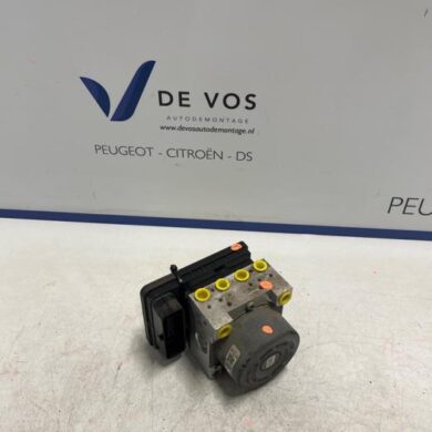 Opel Corsa 1.2 12V 75 ABS Pomp HMH 2019 1673650280-1681013180-9836177780