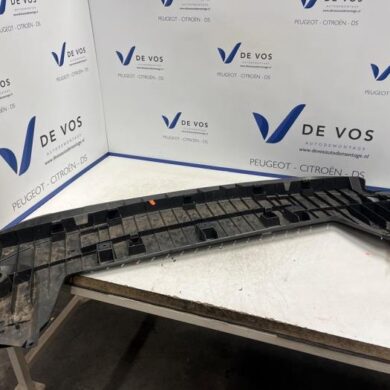 Opel Grandland X 1.6 Turbo 16V Hybrid4 Beschermplaat bodem 2021 YP00028180