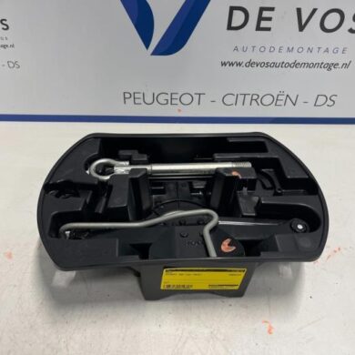 Peugeot 308 1.2 12V e-THP PureTech 130 Krik 2015 672594