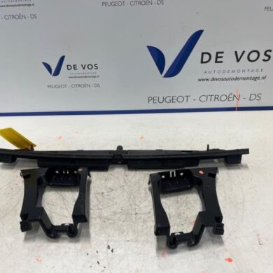 Peugeot Expert 1.5 BlueHDi 120 Bumperframe achter 2023 9810216480-9810215980-9808862780