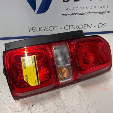 Peugeot Expert 2.0 Blue HDi 120 16V Achterlicht rechts 2020 9808243080