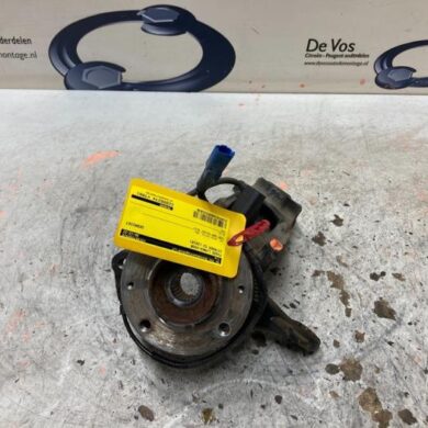 Citroen C3 1.2 12V e-THP PureTech 110 Fusee links-voor 2018 364690