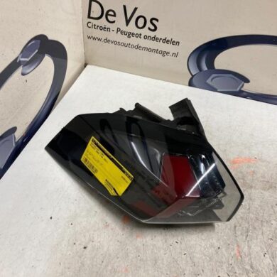Peugeot 2008 1.2 VTi 12V PureTech 130 Achterlicht links 2021 9838190580