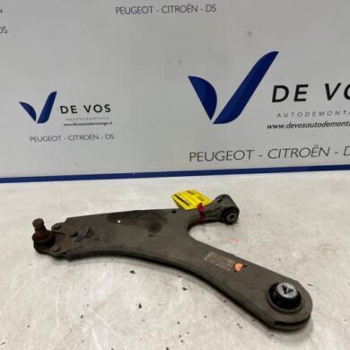 DS Automobiles DS3 Crossback 1.2 12V PureTech 130 Front wishbone, left 2021 9831682580
