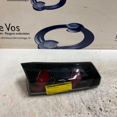 Peugeot 2008 1.2 VTi 12V PureTech 130 Achterlicht links 2021 9825957580