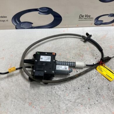 Peugeot 3008  Handrem motor 5FV 2010 470209-470212