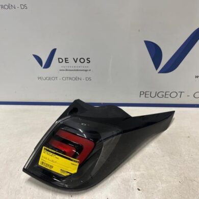 Opel Crossland X 1.2 Turbo 12V Euro 6d-temp Taillight, right 2022 39235958