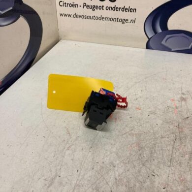 Peugeot 3008 1.6 16V HYbrid 225 Handrem schakelaar 5G06 2021 98105935VV