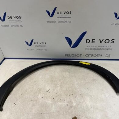 Citroen C5 Aircross 1.2 e-THP PureTech 130 Wheel arch strip 2020 98168336XT