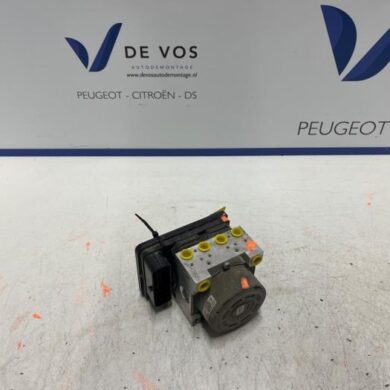 Peugeot 2008 1.2 Vti 12V PureTech 82 ABS Pomp HMZ 2017 1617387580-1634857280-9817961280