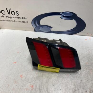 Peugeot 3008 1.6 e-THP 165 16V Achterlicht links 2017 9810477880