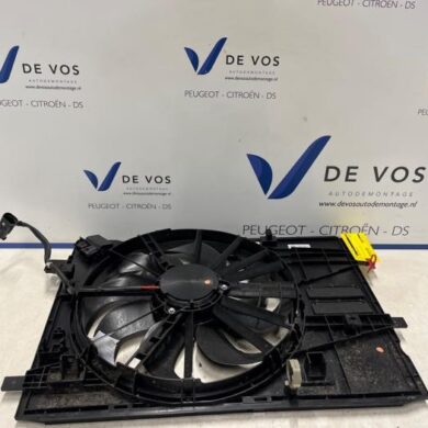 Peugeot 3008 1.2 12V e-THP PureTech 130 Cooling fan housing 2021 9811069580-9836058380