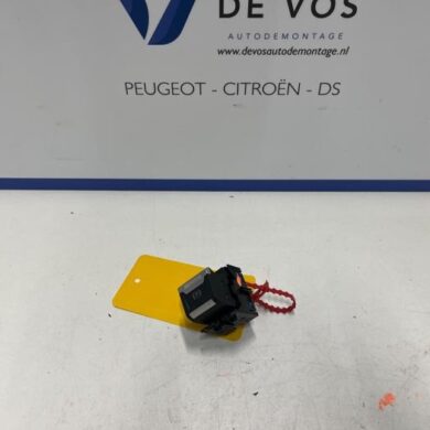 Peugeot 208 1.2 Vti 12V PureTech 100 Handrem schakelaar HNE 2023 98105935VV