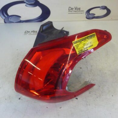 Peugeot 2008 1.2 Vti 12V PureTech 82 Achterlicht rechts 2014 9678074380