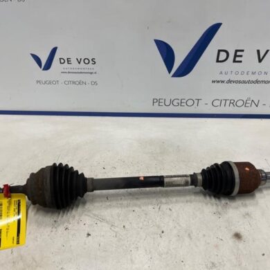 Peugeot 2008 1.2 Vti 12V PureTech 82 Aandrijfas links-voor HMZ-HM01 2018 9677209780-1609763880 20CR14