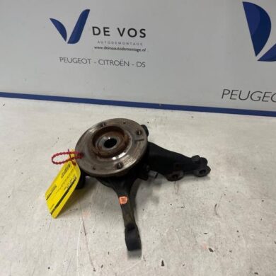 Opel Corsa 1.2 12V 75 Fusee links-voor 2022 9826780480