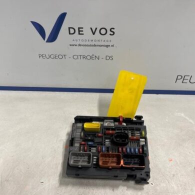 Peugeot 308 1.6 VTI 16V Fuse box 2010 9807028780-9666700480