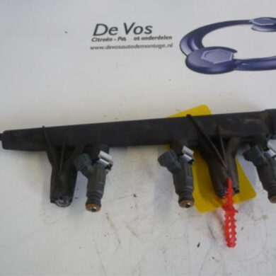 Peugeot 208  Injector (benzine injectie) HMZ 2013 9676017480