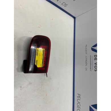 Citroen C4 Cactus 1.2 PureTech 110 12V Achterlicht rechts 2018 9824578380