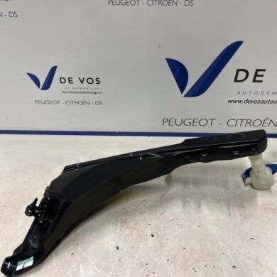 DS Automobiles DS4 1.6 16V PureTech 180 Ruitensproeiertank voor 2021 9843214980