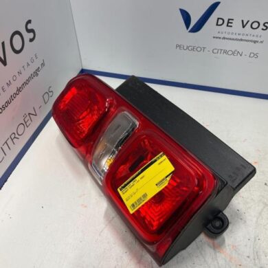 Peugeot Expert 2.0 Blue HDi 120 16V Achterlicht links 2020 9808243180