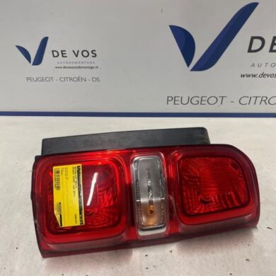 Peugeot Expert 1.6 Blue HDi 95 16V Achterlicht rechts 2017 9808243080