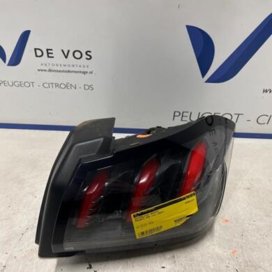 Peugeot 208 1.2 Vti 12V PureTech 100 Achterlicht rechts 2021 9823216680
