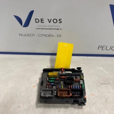 Citroen Berlingo 1.6 BlueHDI 100 Fuse box 2018 9807028880-9807028780
