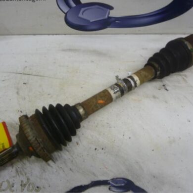 Peugeot 206 1.4 HDi Aandrijfas links-voor 8HX 2004 3272CS-3272CT 20CP97