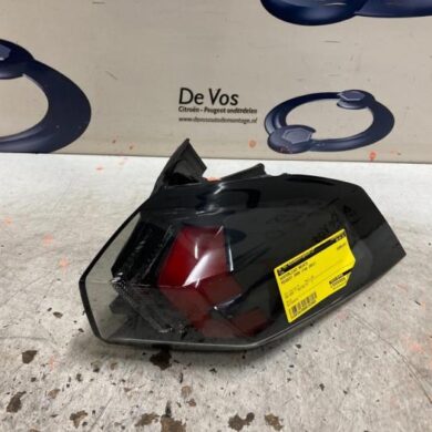 Peugeot 2008 1.2 VTi 12V PureTech 130 Achterlicht rechts 2021 9838190480